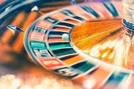 Dasbor permainan mezastar dengan pilihan slot, live dealer, dan sepak bola